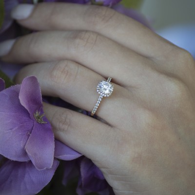 1 Ct. Round Classic Round Halo Engagement Ring